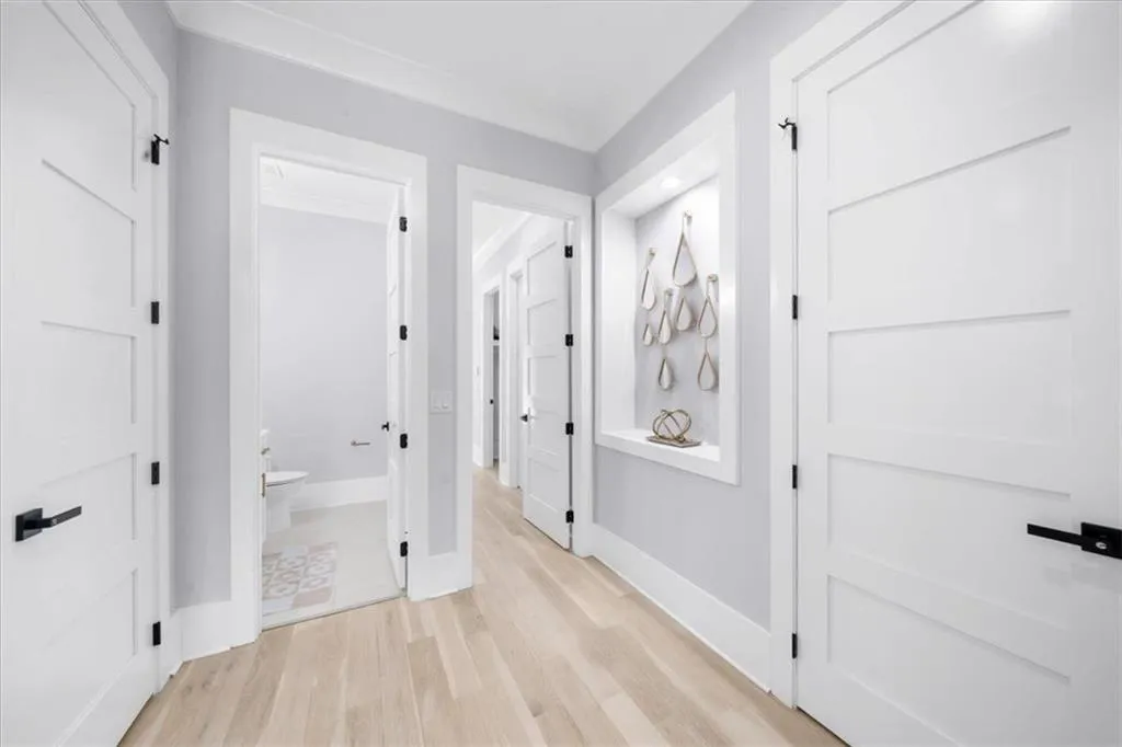 Loganville, Georgia 30052, United States, 5 Bedrooms Bedrooms, ,6 BathroomsBathrooms,Residential,Pending,132195