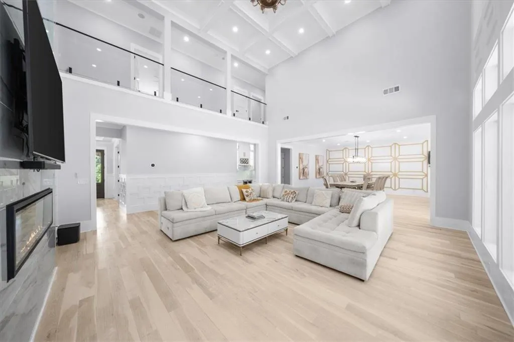 Loganville, Georgia 30052, United States, 5 Bedrooms Bedrooms, ,6 BathroomsBathrooms,Residential,Pending,132195