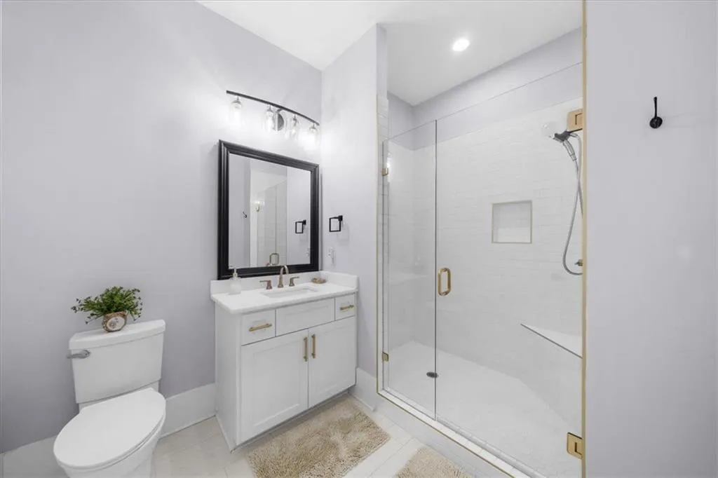 Loganville, Georgia 30052, United States, 5 Bedrooms Bedrooms, ,6 BathroomsBathrooms,Residential,Pending,132195