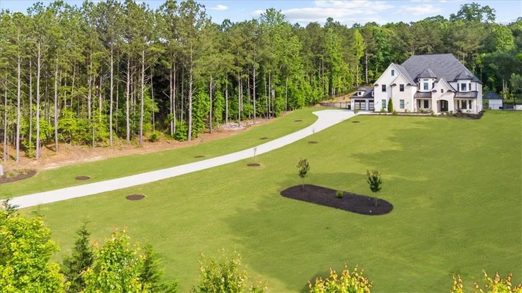 Loganville, Georgia 30052, United States, 5 Bedrooms Bedrooms, ,6 BathroomsBathrooms,Residential,Pending,132195