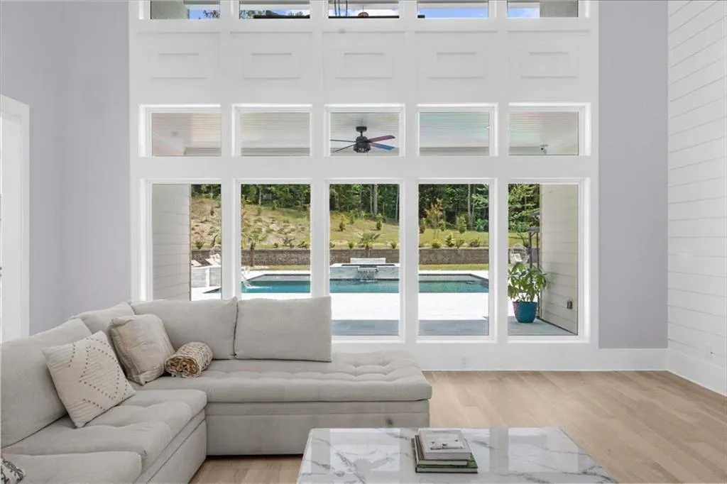 Loganville, Georgia 30052, United States, 5 Bedrooms Bedrooms, ,6 BathroomsBathrooms,Residential,Pending,132195