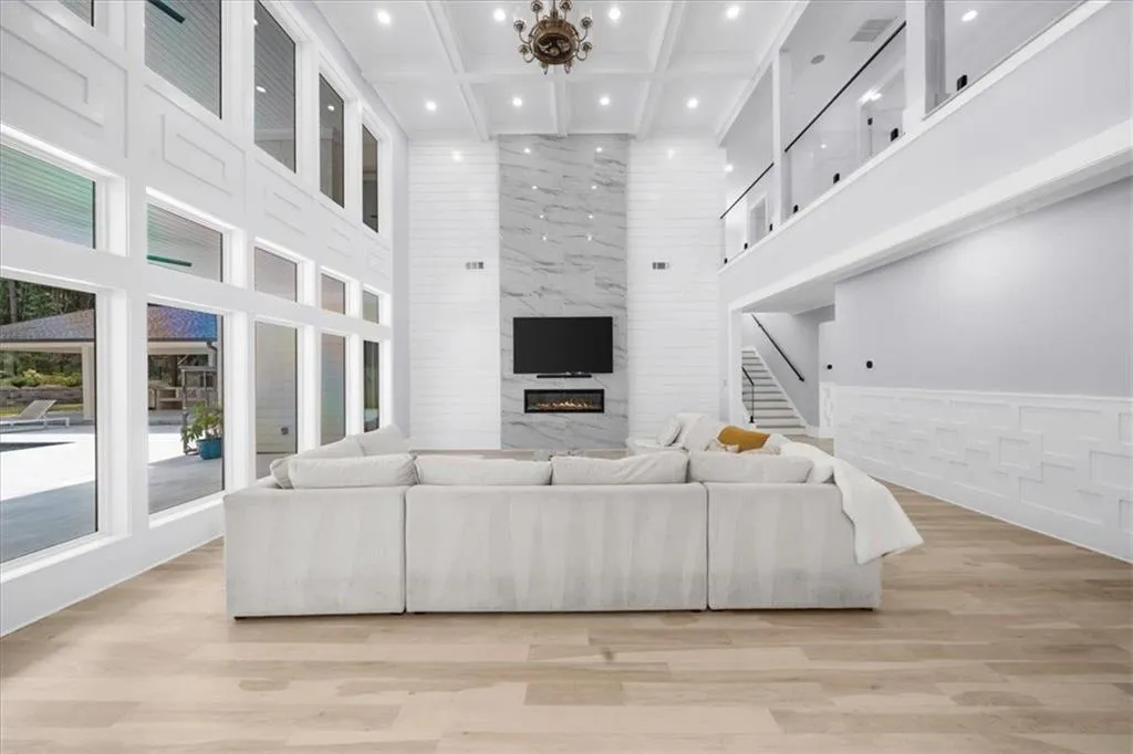 Loganville, Georgia 30052, United States, 5 Bedrooms Bedrooms, ,6 BathroomsBathrooms,Residential,Pending,132195