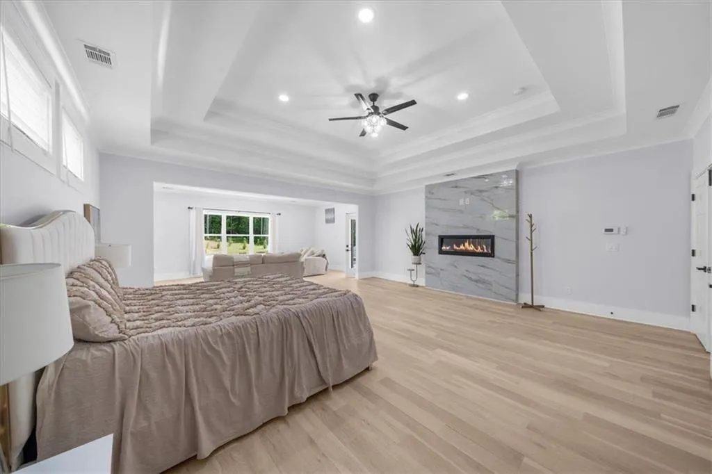 Loganville, Georgia 30052, United States, 5 Bedrooms Bedrooms, ,6 BathroomsBathrooms,Residential,Pending,132195