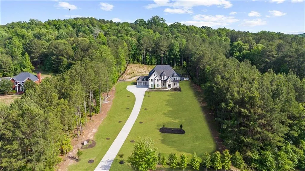 Loganville, Georgia 30052, United States, 5 Bedrooms Bedrooms, ,6 BathroomsBathrooms,Residential,Pending,132195