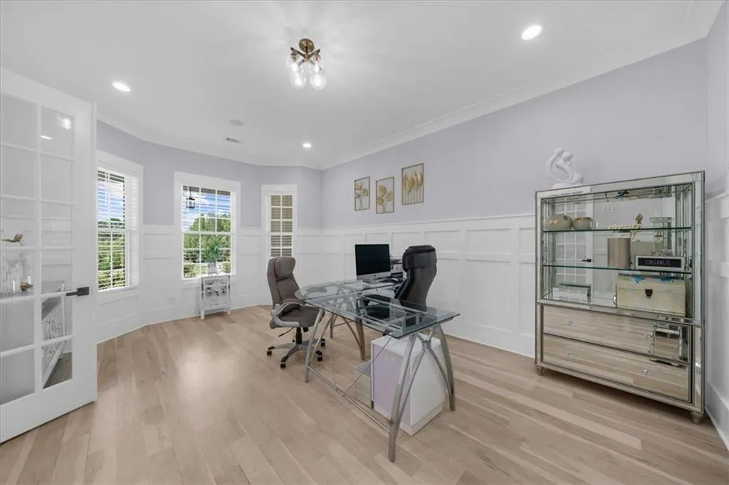 Loganville, Georgia 30052, United States, 5 Bedrooms Bedrooms, ,6 BathroomsBathrooms,Residential,Pending,132195