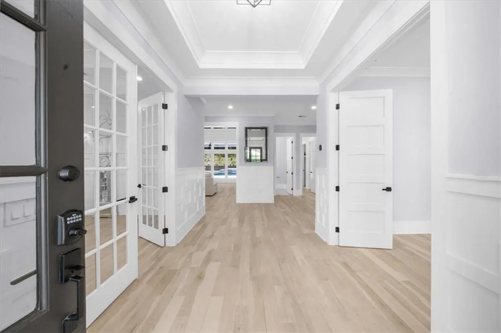 Loganville, Georgia 30052, United States, 5 Bedrooms Bedrooms, ,6 BathroomsBathrooms,Residential,Pending,132195