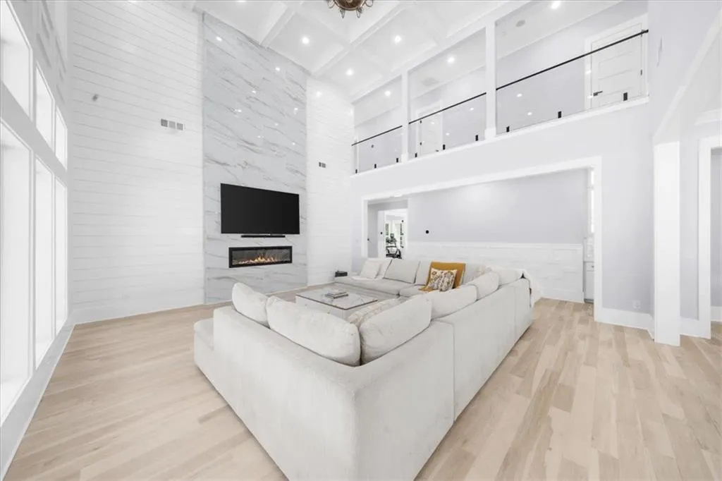 Loganville, Georgia 30052, United States, 5 Bedrooms Bedrooms, ,6 BathroomsBathrooms,Residential,Pending,132195