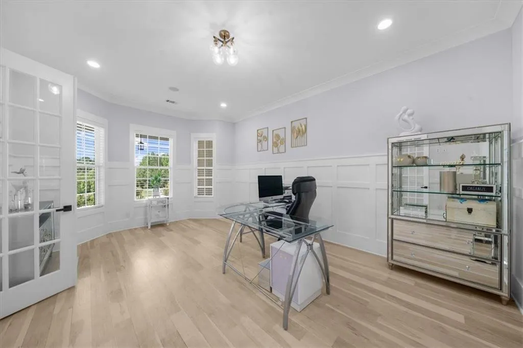 Loganville, Georgia 30052, United States, 5 Bedrooms Bedrooms, ,6 BathroomsBathrooms,Residential,Pending,132195