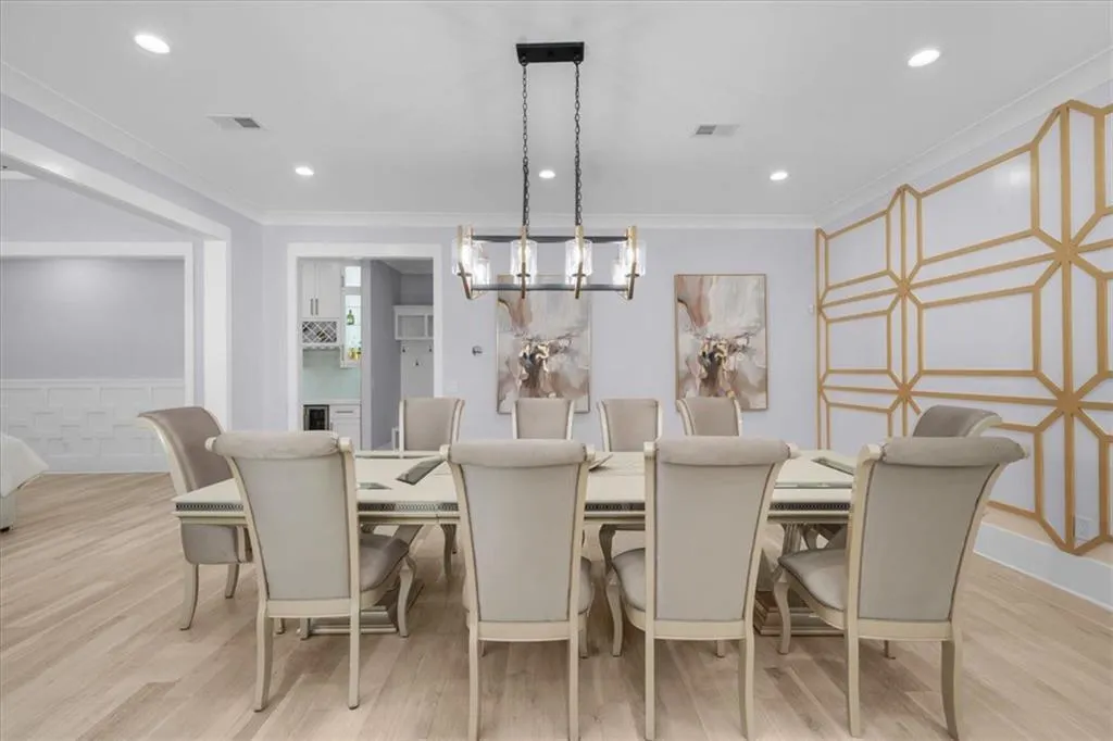 Loganville, Georgia 30052, United States, 5 Bedrooms Bedrooms, ,6 BathroomsBathrooms,Residential,Pending,132195