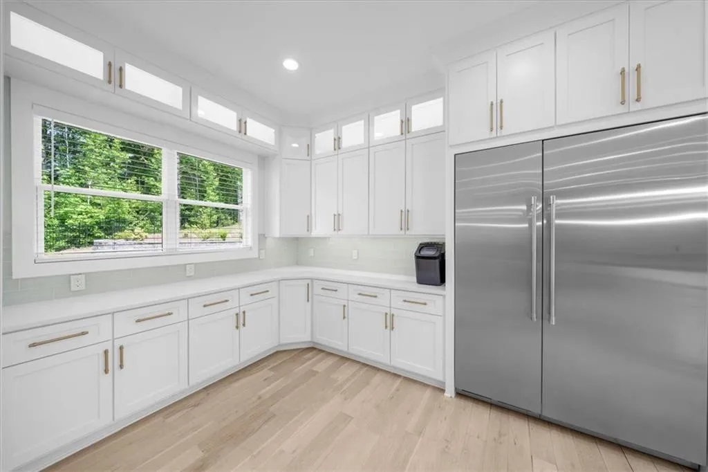 Loganville, Georgia 30052, United States, 5 Bedrooms Bedrooms, ,6 BathroomsBathrooms,Residential,Pending,132195