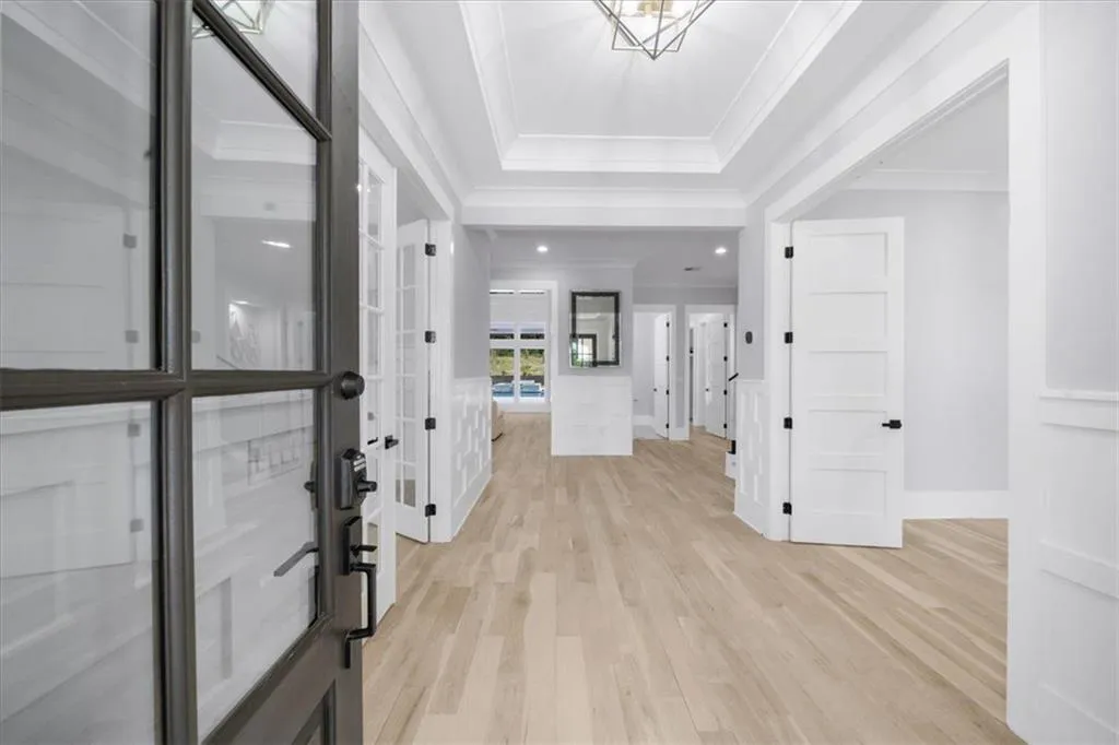 Loganville, Georgia 30052, United States, 5 Bedrooms Bedrooms, ,6 BathroomsBathrooms,Residential,Pending,132195