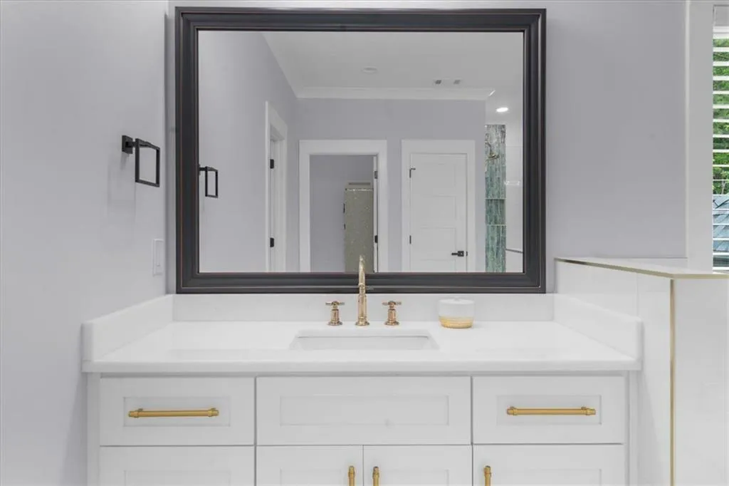 Loganville, Georgia 30052, United States, 5 Bedrooms Bedrooms, ,6 BathroomsBathrooms,Residential,Pending,132195