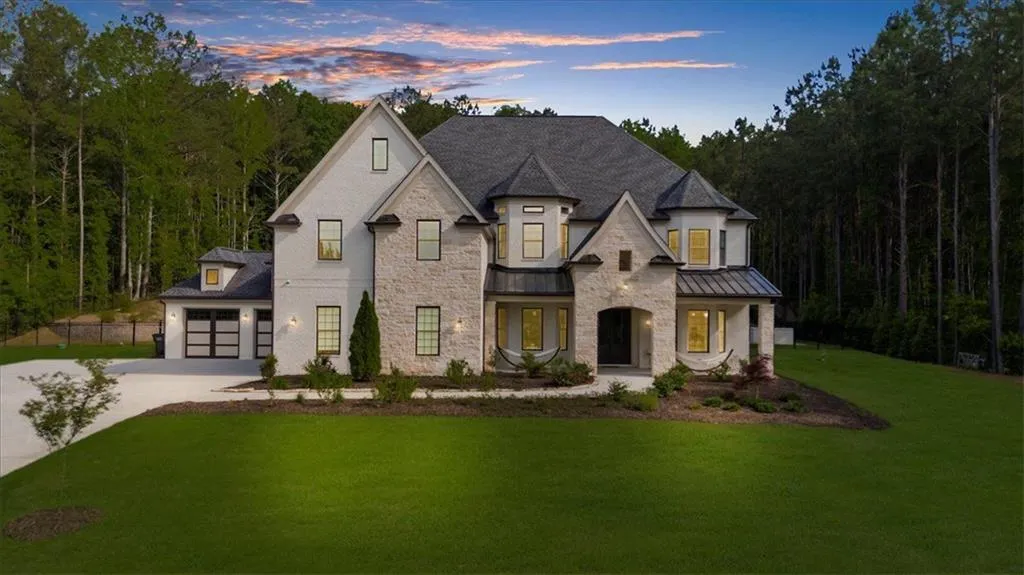 Loganville, Georgia 30052, United States, 5 Bedrooms Bedrooms, ,6 BathroomsBathrooms,Residential,Pending,132195