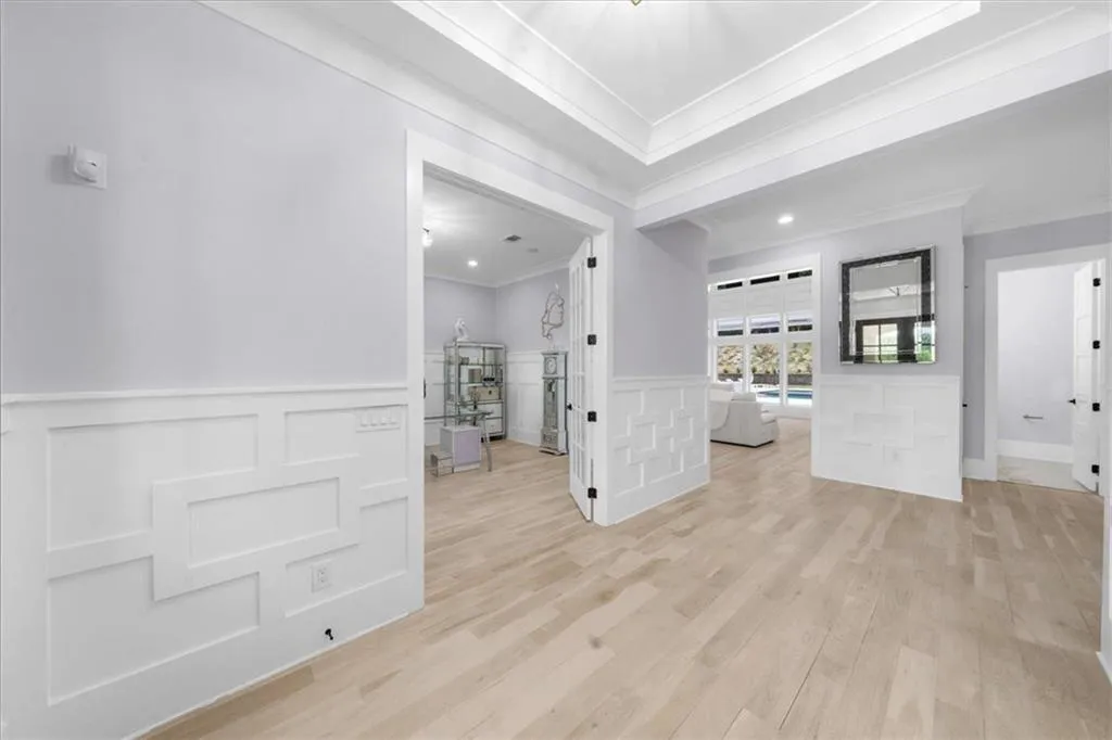 Loganville, Georgia 30052, United States, 5 Bedrooms Bedrooms, ,6 BathroomsBathrooms,Residential,Pending,132195