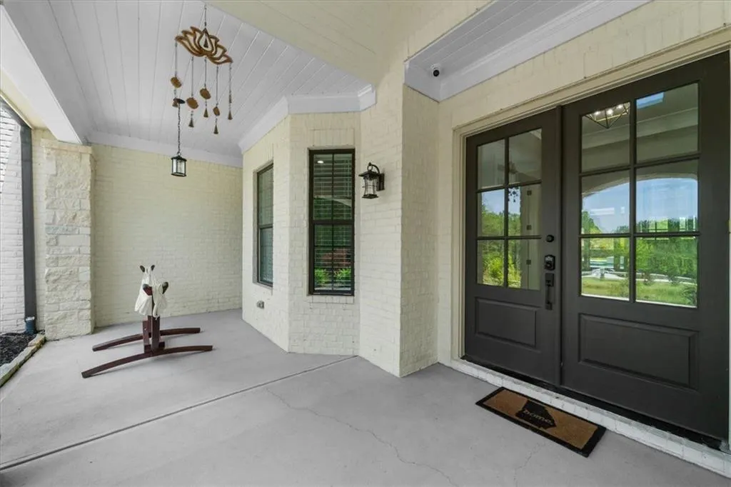 Loganville, Georgia 30052, United States, 5 Bedrooms Bedrooms, ,6 BathroomsBathrooms,Residential,Pending,132195