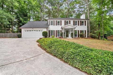 Photo of 3884 Running Fox Drive, Marietta, GA 30062 (MLS # 7431892)
