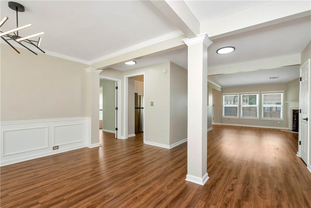 2580 Woodford Lane