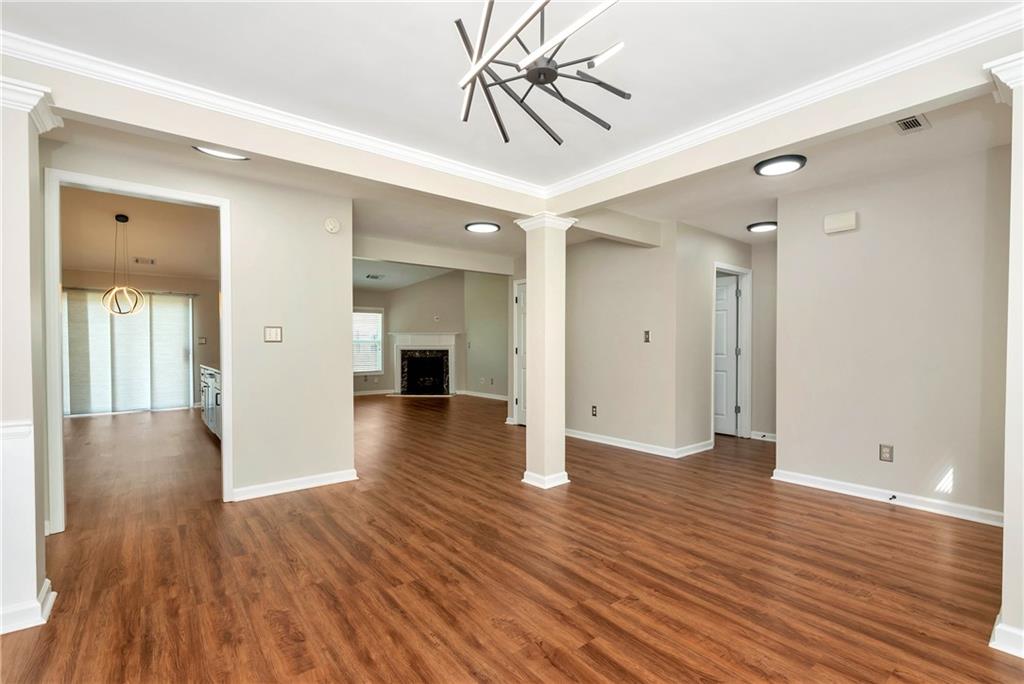2580 Woodford Lane