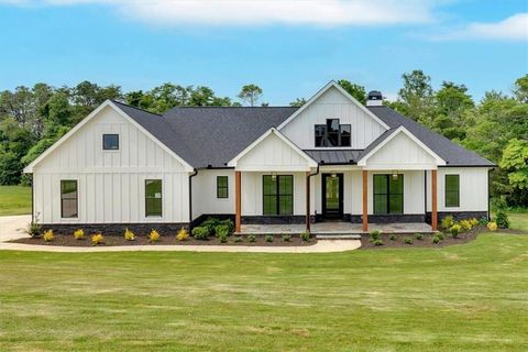 Homes For Sale - 300 Eminence Peak<br/> Rydal, GA 30171