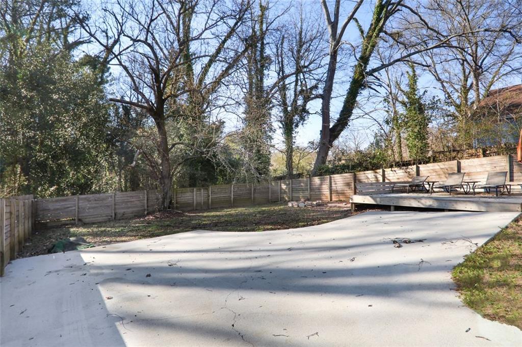 444 W Lake Avenue, Atlanta, Georgia image 20