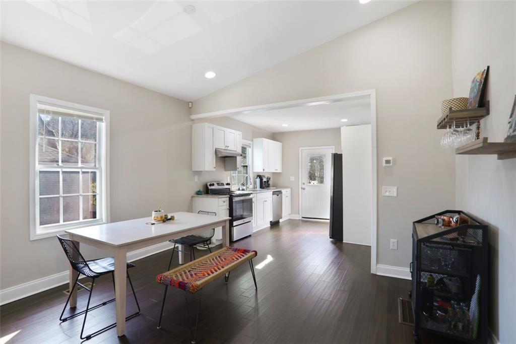 444 W Lake Avenue, Atlanta, Georgia image 6