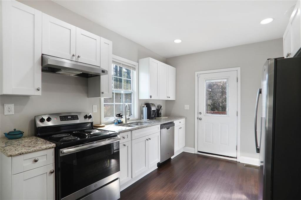 444 W Lake Avenue, Atlanta, Georgia image 8
