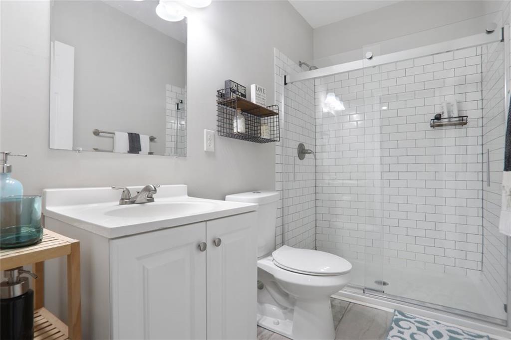 444 W Lake Avenue, Atlanta, Georgia image 16