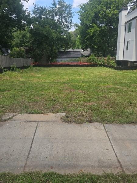 718 East Avenue NE