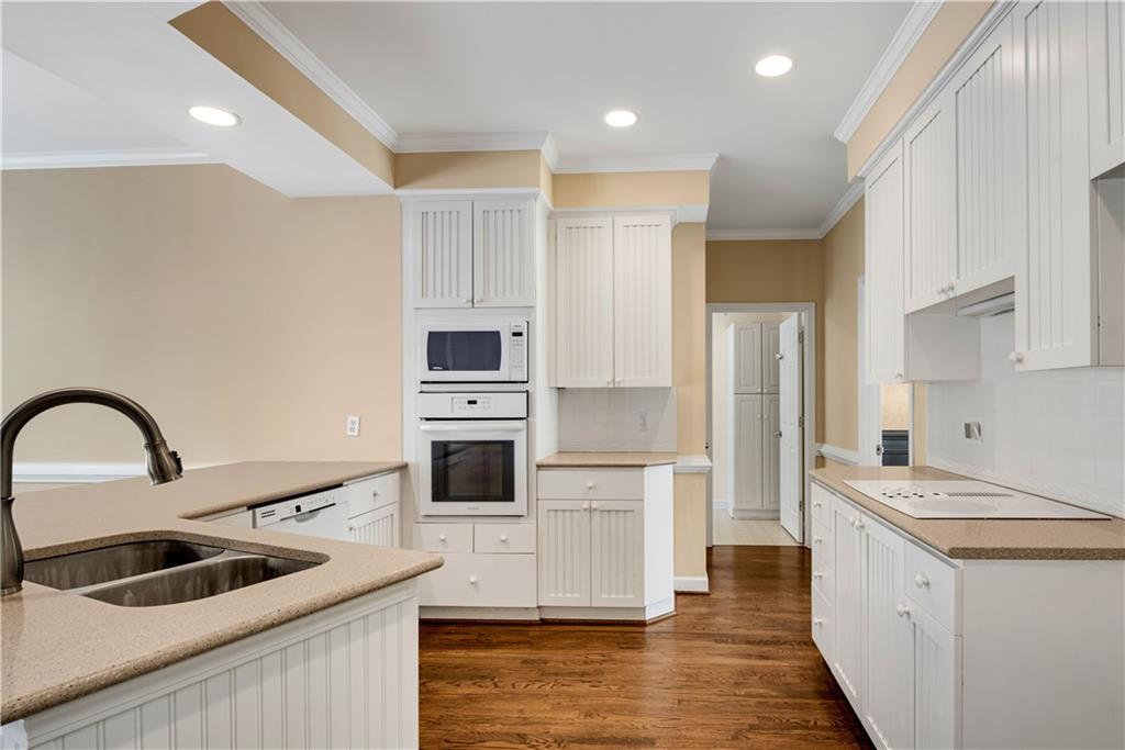 5575 Brookgreen Drive, Acworth, Georgia image 12