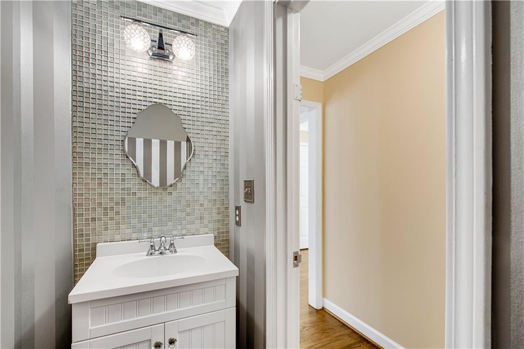 5575 Brookgreen Drive, Acworth, Georgia image 22
