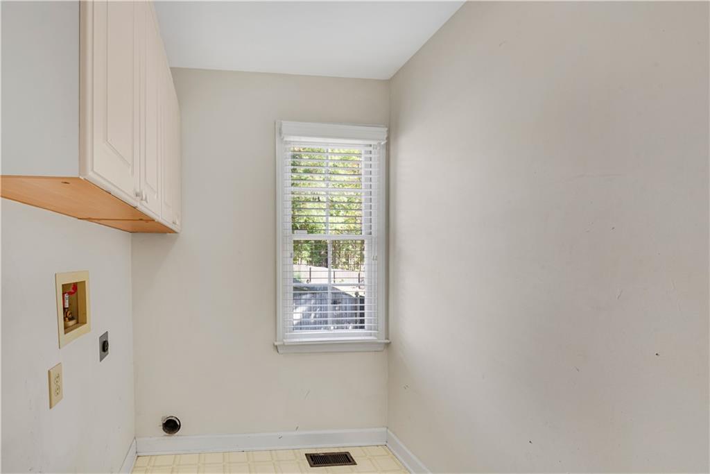 5575 Brookgreen Drive, Acworth, Georgia image 23
