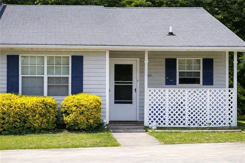 Townhouse For Sale - 8501 Westchester Drive<br/> Douglas County, Douglasville, GA 30134