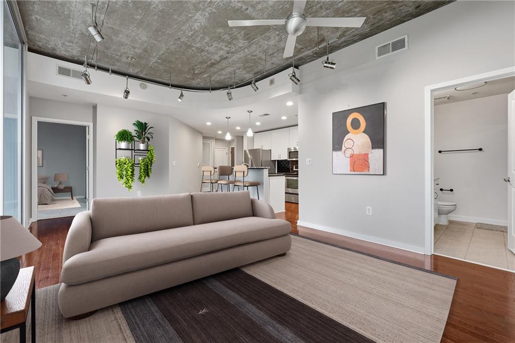 860 Peachtree Street NE 2218