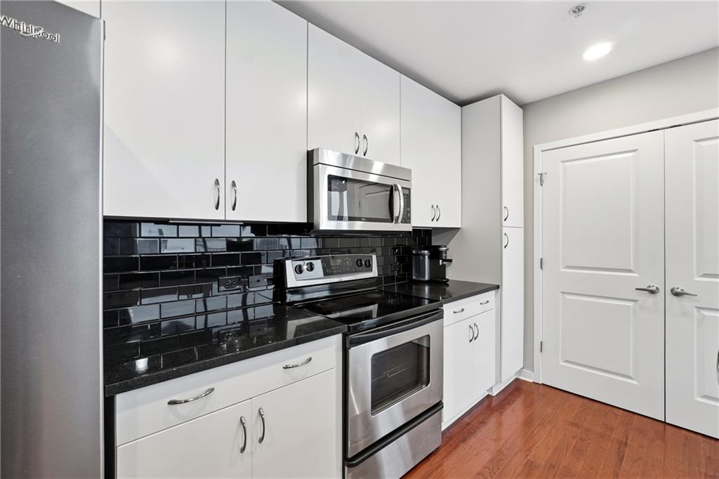 860 Peachtree Street NE 2218