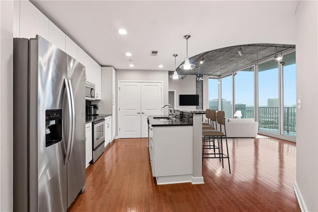 860 Peachtree Street NE 2218