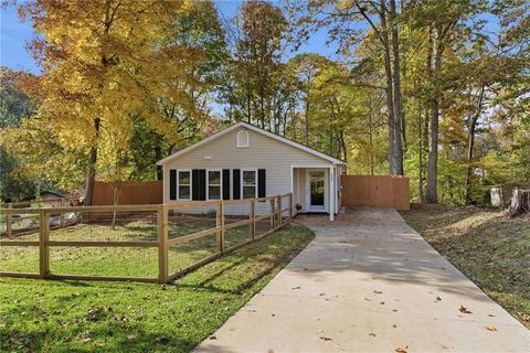 Homes For Sale - 2690 Fairlane Drive<br/> Cumming, GA 30041