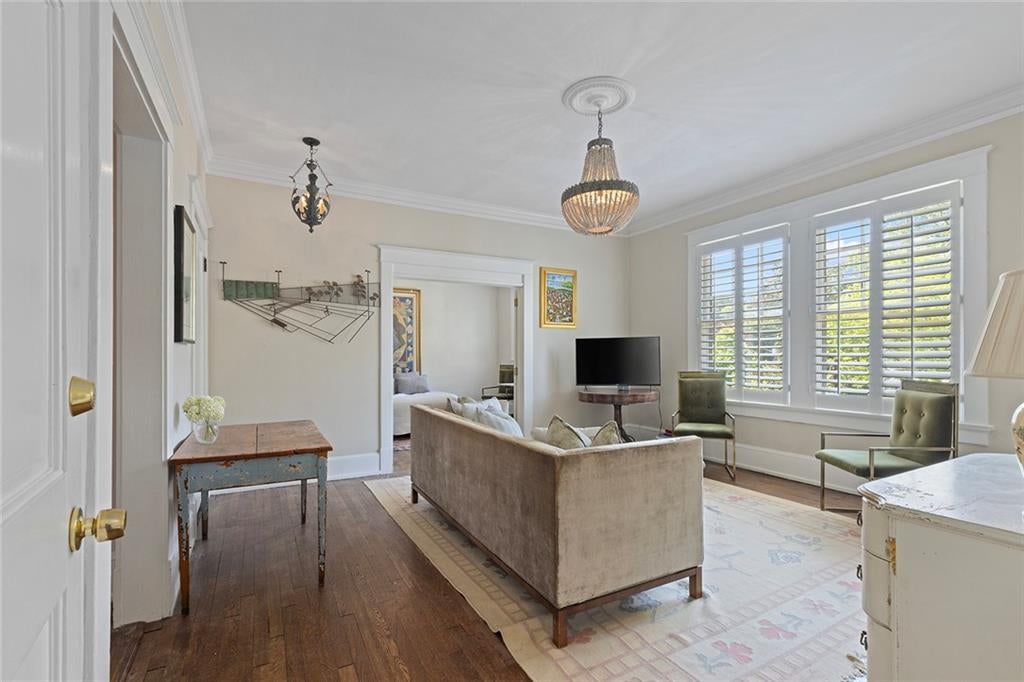 7 Park Lane NE J