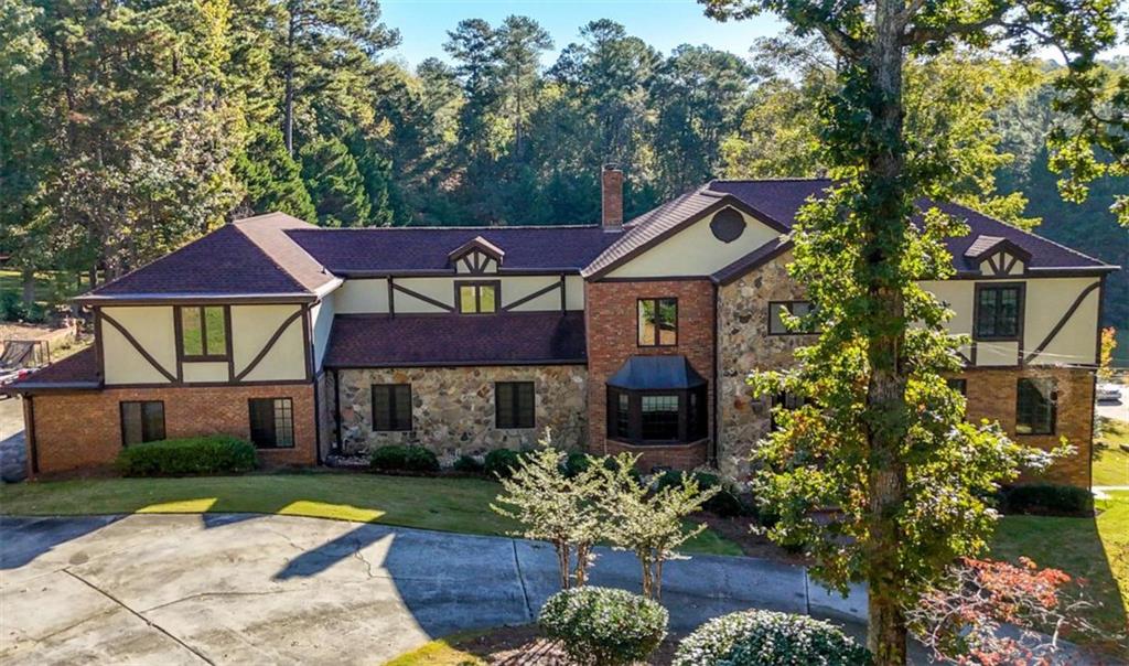 4220 Greentree Lane