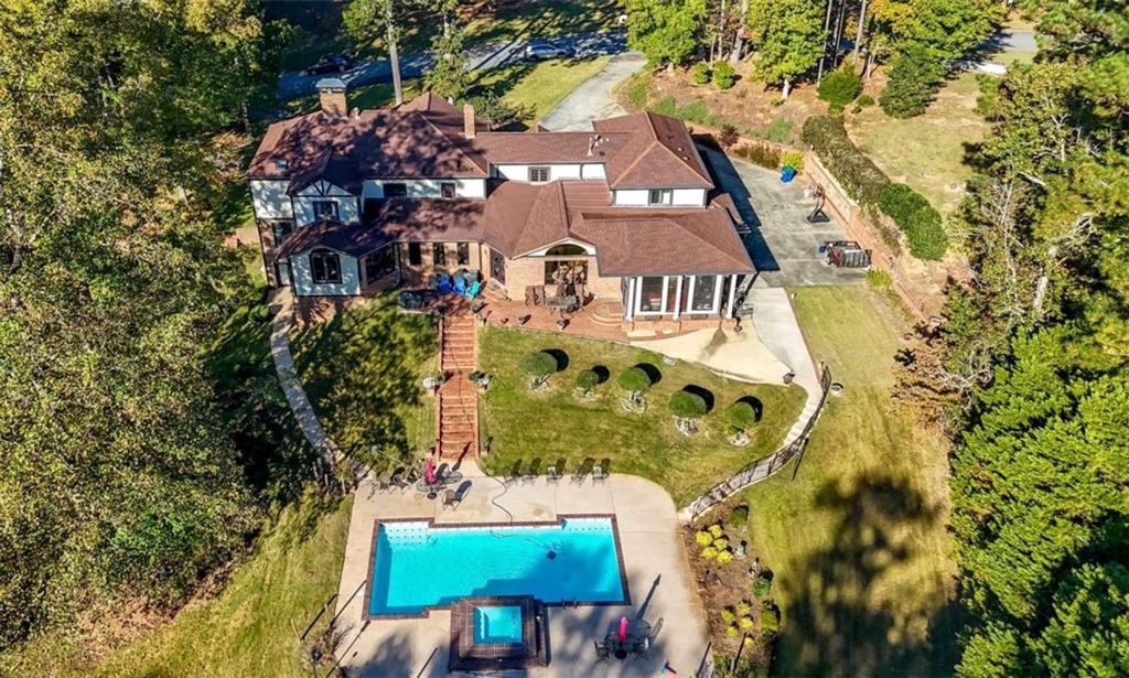 4220 Greentree Lane