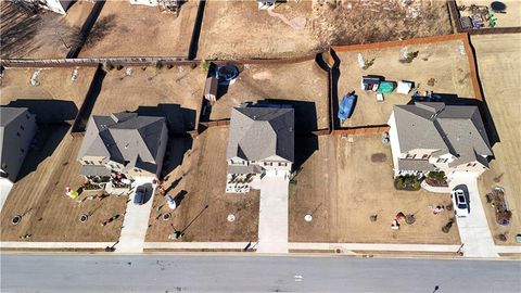 A home in Dacula