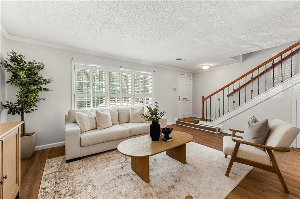 2435 Northlake Ct