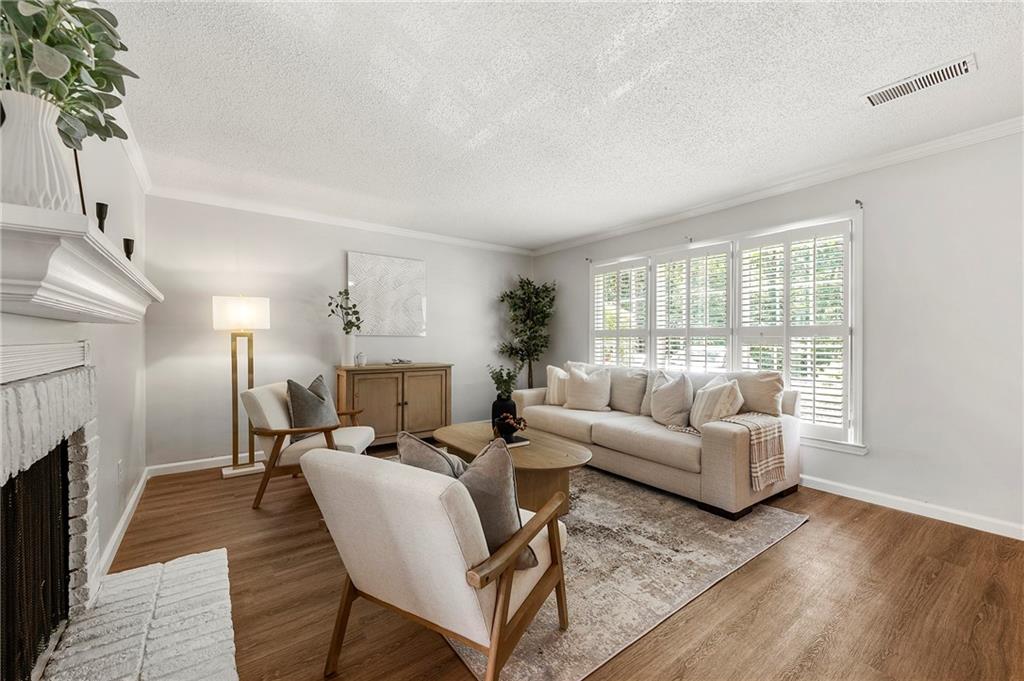 2435 Northlake Ct