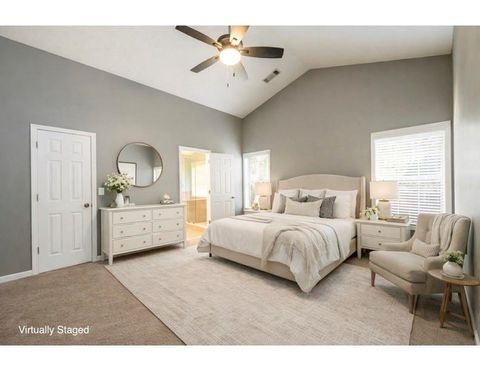 Homes For Sale - 1001 Autumn Glen Court<br/> Dacula, GA 30019