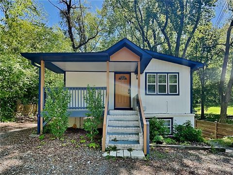 Photo of 235 Keaton Street SW, Marietta, GA 30008 (MLS # 7768926)