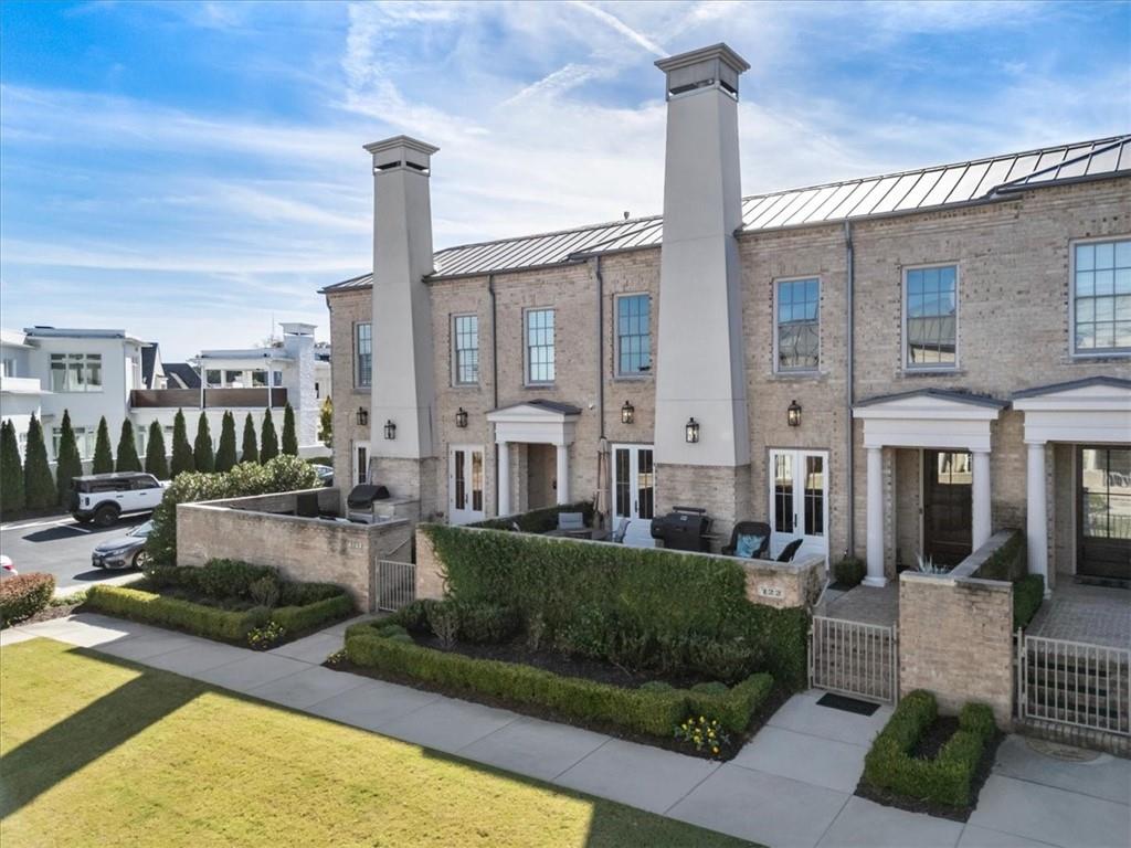 122 Grand Crescent