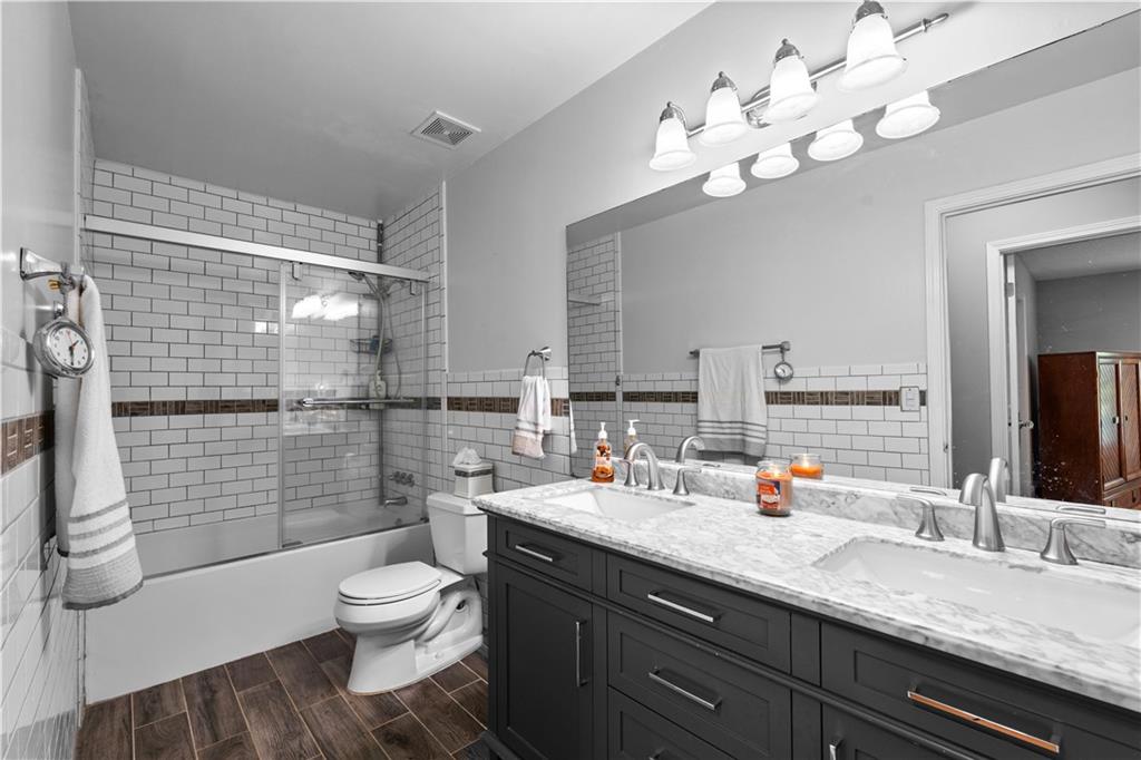 Sullivan Landing - Residential