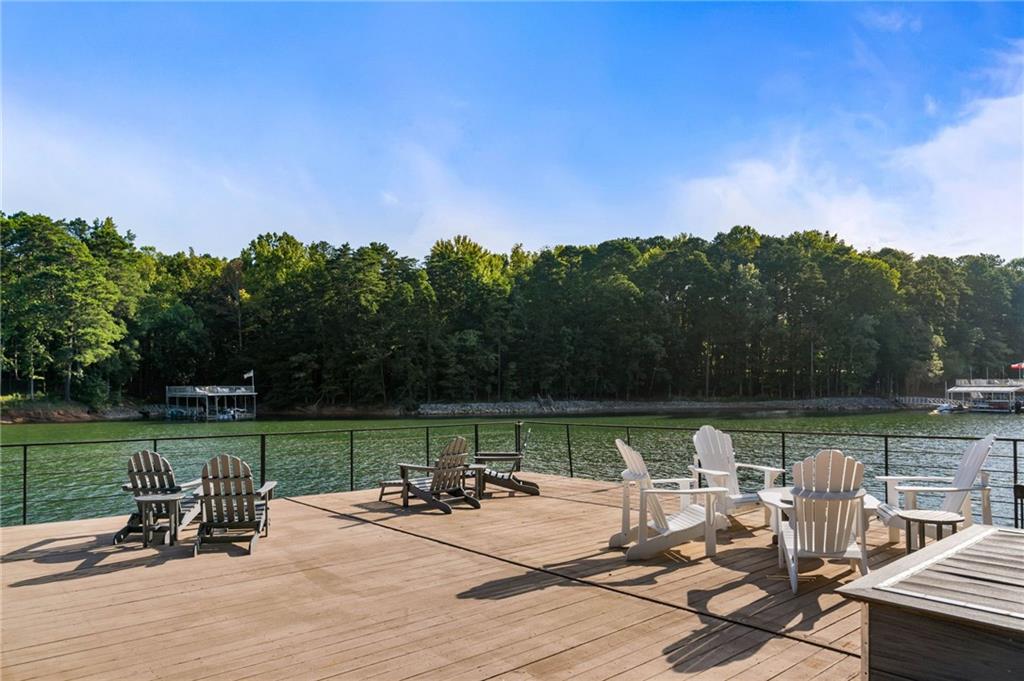 1095 Mockingbird Lane