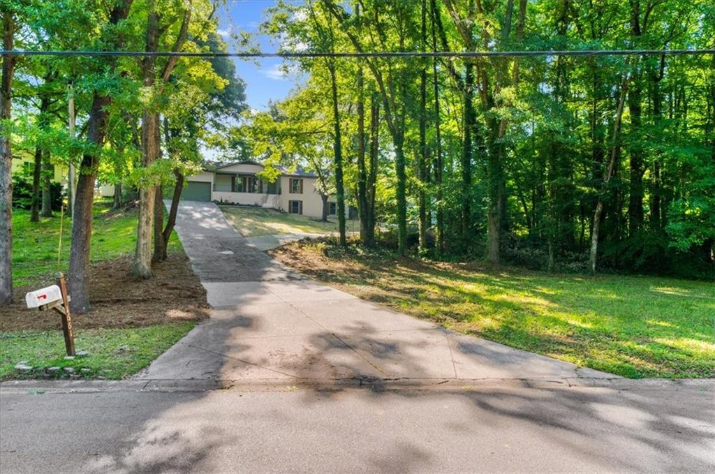 1661 Oak Ridge Circle SW