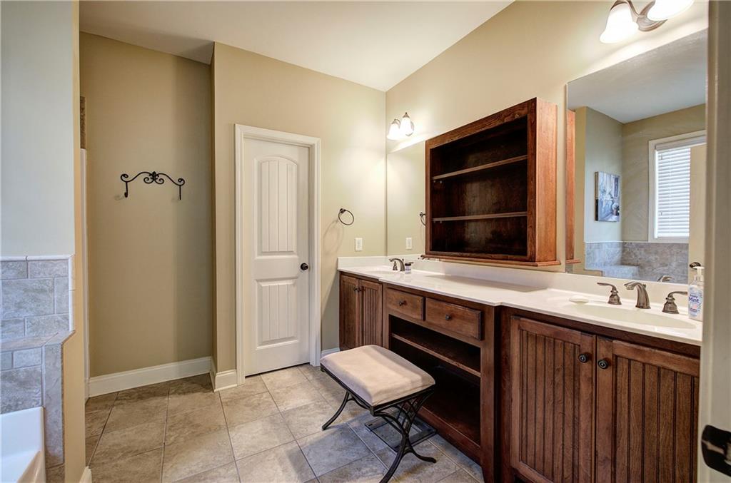 Four Seasons - Residential