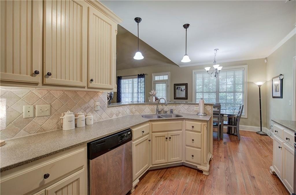 Four Seasons - Residential